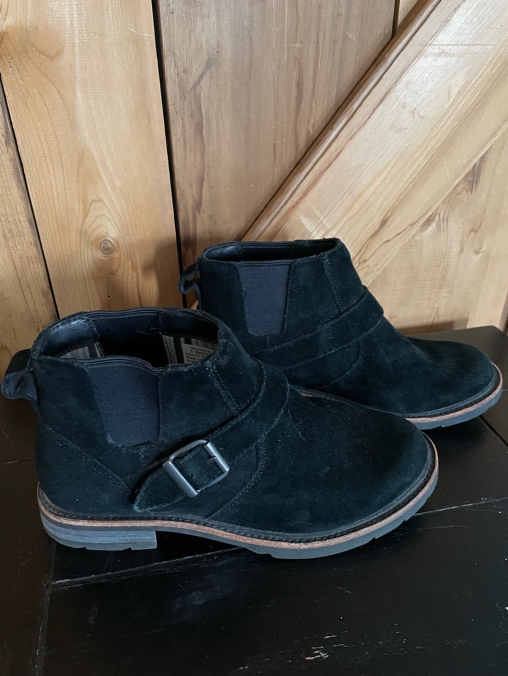 LL Bean Women's Old Port Chelsea Black Suede Leather Buckle Ankle Boot Sz 8M - Picture 2 of 6